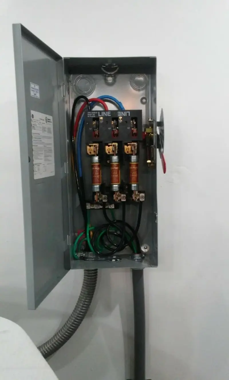 Three-phase disconnect switch installed for Smoke Detector Installation in Chandler